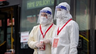 Počet pacientov klesol, nových prípadov je menej ako 1000