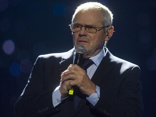 Nehazardujte s menom Slovenska, apelujú na politikov exministri