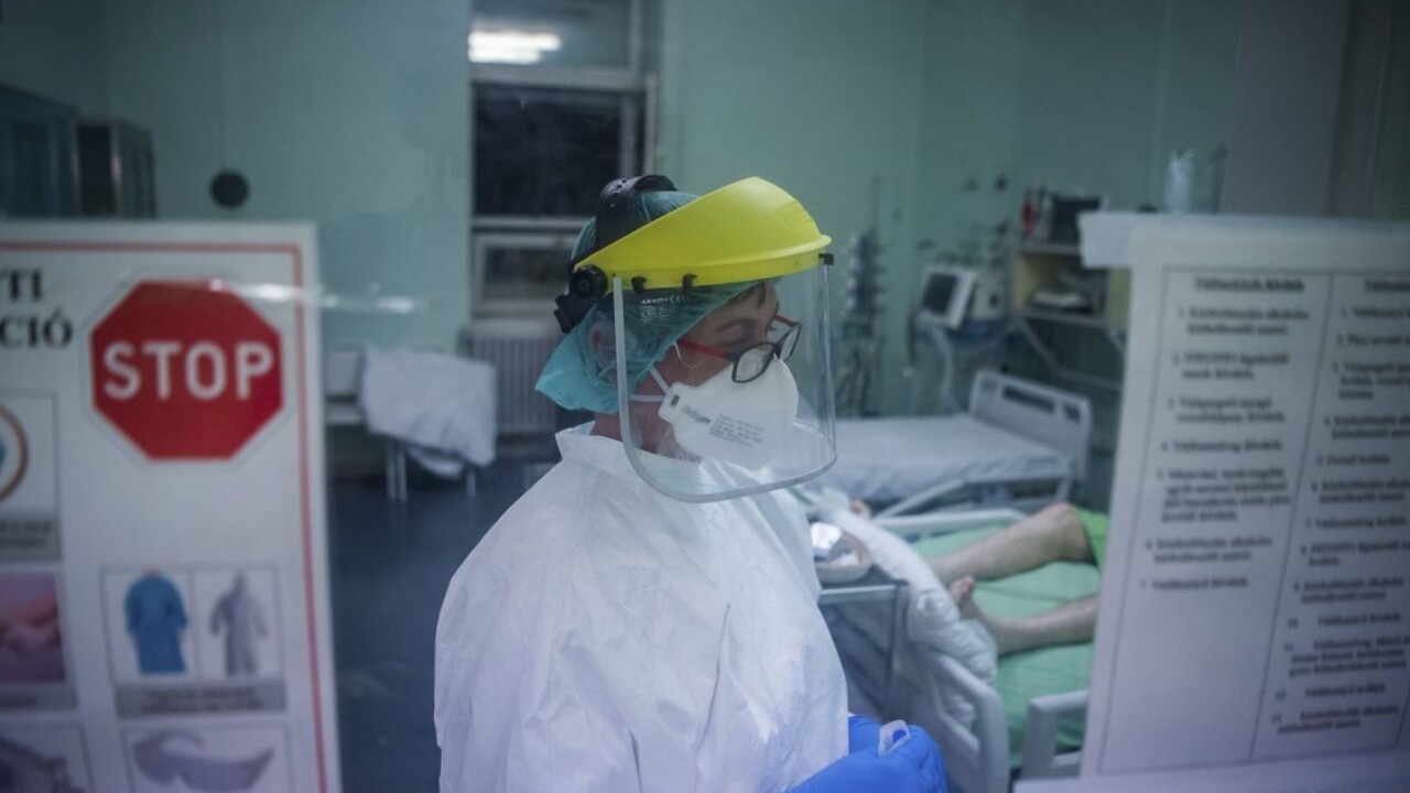 V Maďarsku opäť pribudli tisícky nakazených a desiatky obetí