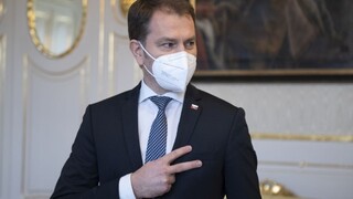 Tisíce eur od premiéra išli obci, kde je starostkou matka Pčolinských. Úrad vlády reaguje