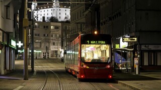 Električková trať v Petržalke bude dlhšia. S 2. etapou začnú po lete