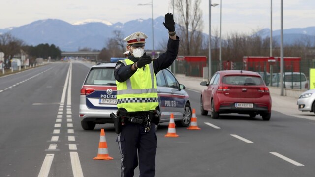 Rakúsko polícia hranice 1140 px (TASR/AP)