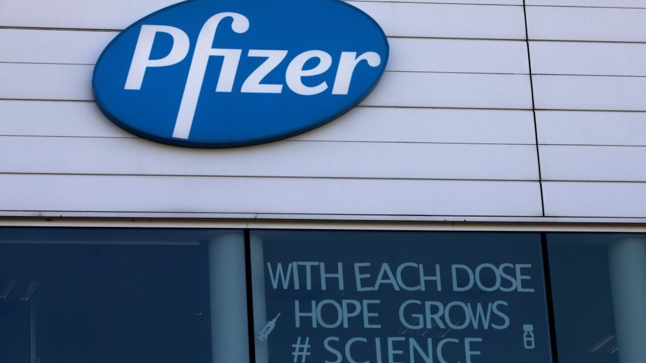 Dve mestá pozastavili očkovanie Pfizerom, majú problém s balením