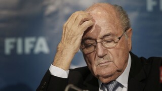 Blatter a Valcke môžu na návrat zabudnúť, dostali ďalšie tresty
