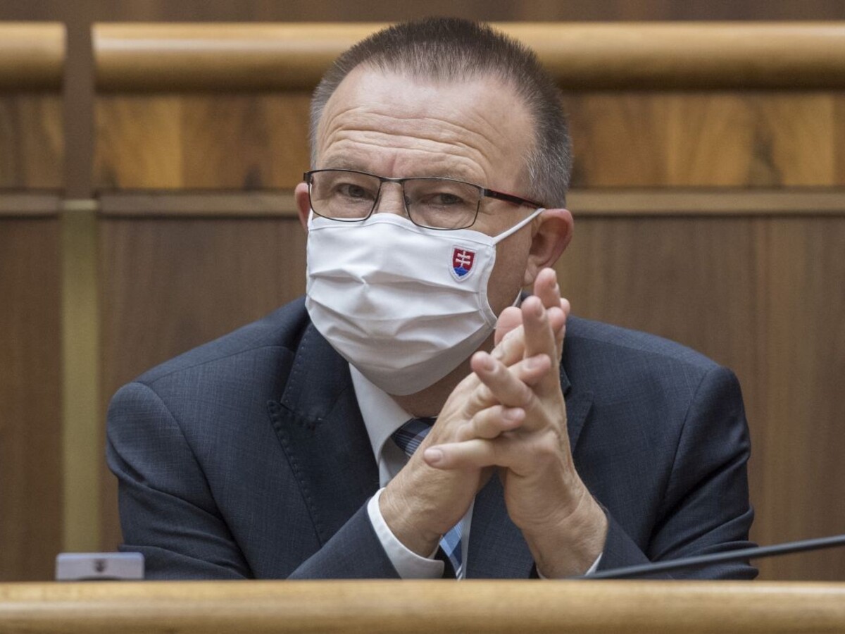Končí aj podpredseda parlamentu, bol Gröhlingov náhradník