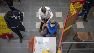 Druhú dávku vakcíny dostala viac než polovica Izraelčanov