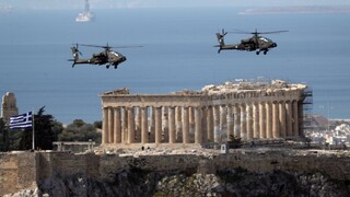Gréci oslavujú 200 rokov nezávislosti, prehliadka bola bez divákov