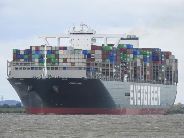 Egypt prepustil loď Ever Given, ktorá v marci zablokovala Suezský prieplav