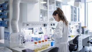 Pomôže mliečny proteín v boji s pandémiou? Slovenským vedcom sa podaril zaujímavý objav