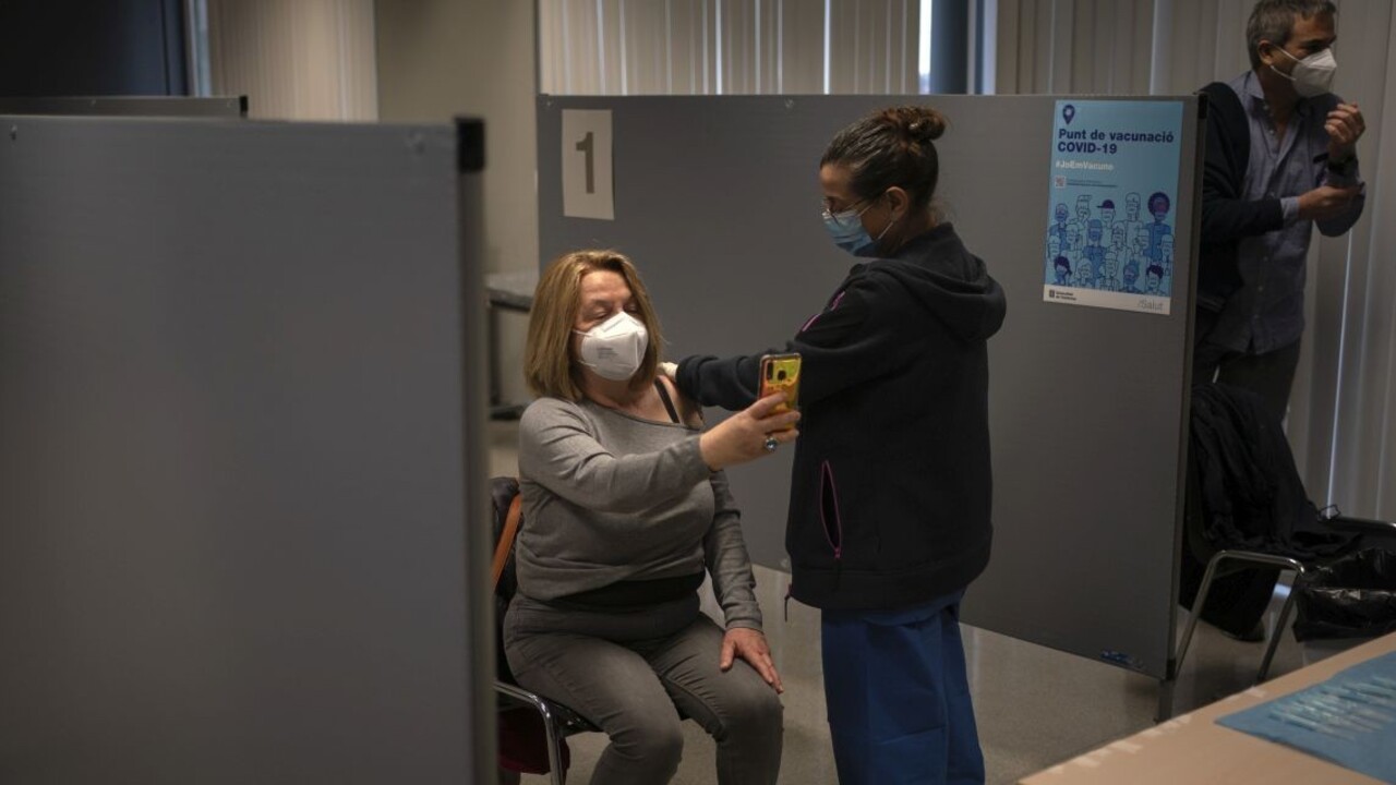 Zaočkovali už vyše pol miliardy ľudí, na 100 miliónov stačilo osem dní