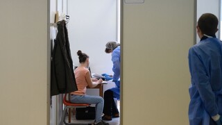 Hospitalizovaní sú na novom minime, pribudli desiatky nakazených