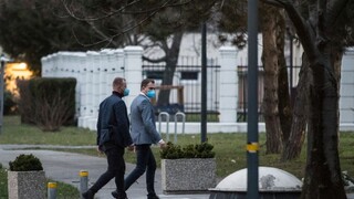 K demisii premiéra možno ani nedôjde. Hrozia predčasné voľby?