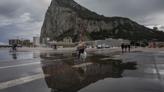Gibraltár je oficiálne bez rúšok, zaočkovali už takmer všetkých