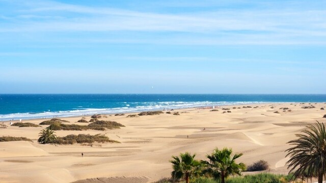 9-kanarske-ostrovy-sand-dunes-of-maspalomas-depositphotos-97321112-original_c0a80501-b5ce-c769.jpg