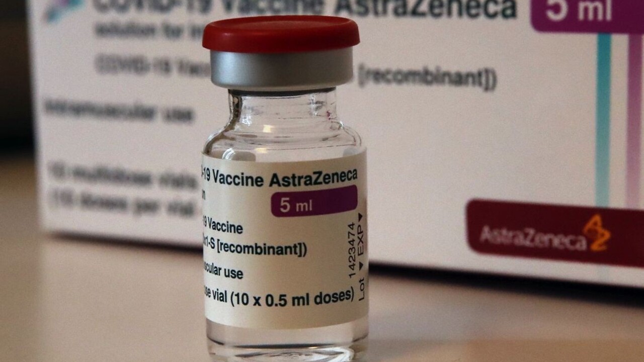 AstraZenecou sa v Kanade budú očkovať len ľudia nad 55 rokov