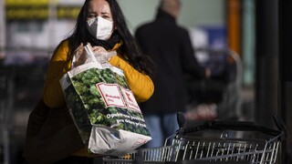 Pomôcť môže podpora štátu. Niektoré obce nemajú prístup k potravinám