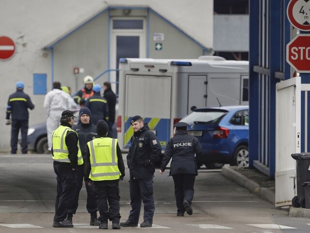 Panika v Prahe, dodávka narazila do aút a zranila viacero ľudí