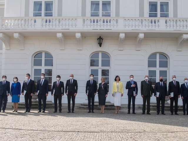 Nová slovenská vláda je vymenovaná, toto sú jej ministri