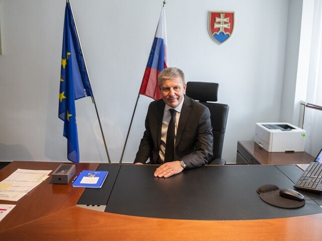 Prvé slová v úlohe ministra zdravotníctva. Lengvarský si prevzal úrad