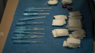 Problémy s AstraZenecou sa objavili aj pri očkovaní v Británii