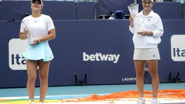 Bartyová obhájila titul, vo finálne zdolala Kanaďanku Andreescuovú