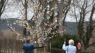 Veľkú noc vo svete ovplyvnila pandémia, ľudia sa však vynašli