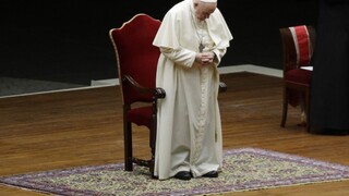 Pápež sa na Veľkonočný pondelok modlil za seniorov a chorých