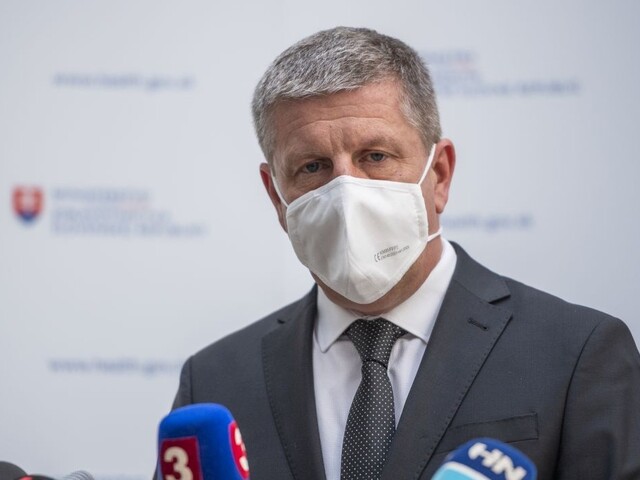 Smerujeme do bordovej fázy. Lengvarský prezradil dátum uvoľňovania opatrení