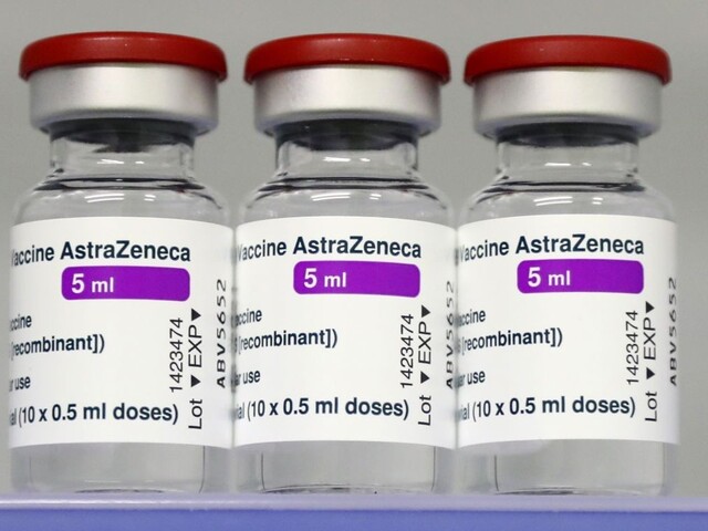 Potvrdili, že zrazeniny môžu byť zriedkavým vedľajším účinkom AstraZeneca