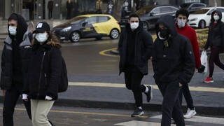 koronavírus ľudia rúška ilu 1140px (TASR/AP)