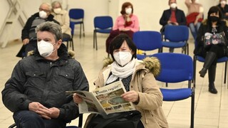 PCR pozitívnych je pod tisíc, hospitalizovaných výrazne ubudlo