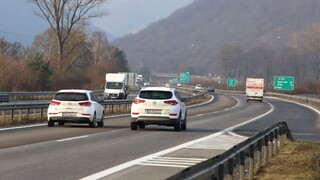 Žiadajú protihlukovú stenu. Hluk z rýchlostnej cesty komplikuje život