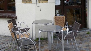 Reštaurácie sú zatvorené. Priestor na trhu vyplnili donáškami