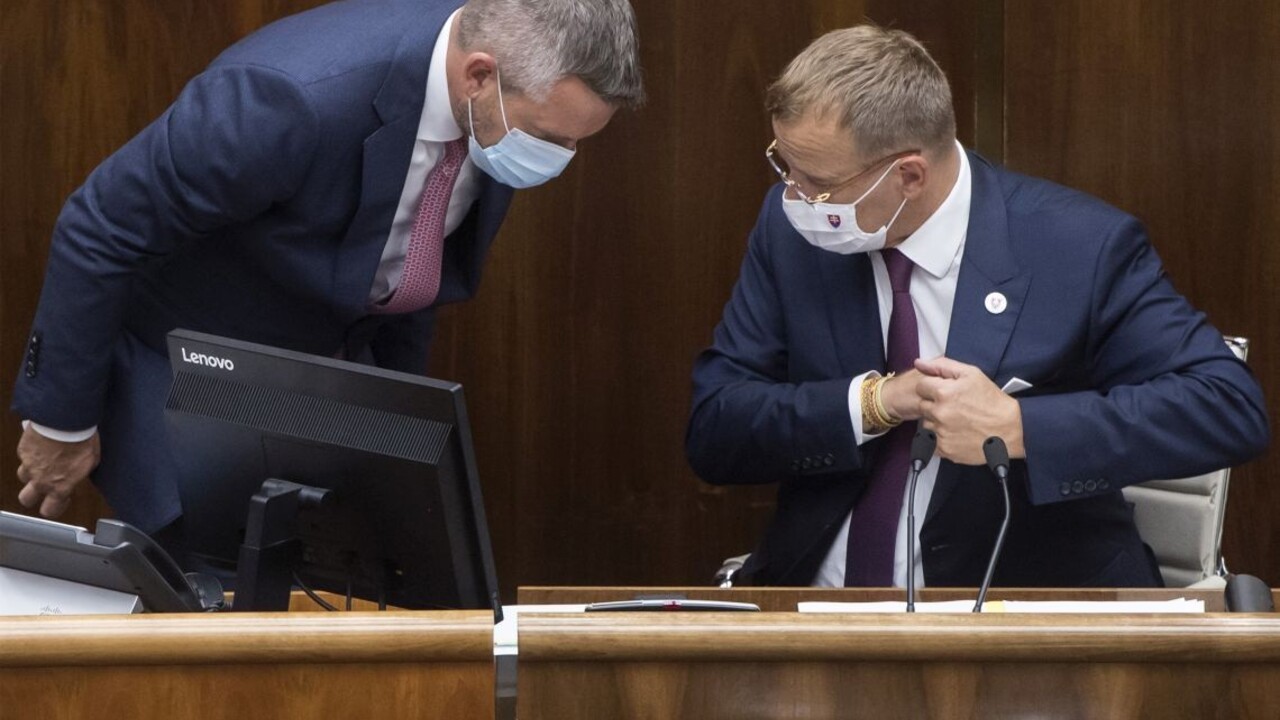 Kollára mrzí napádanie vedcov. Pellegrini navrhol Matoviča odvolať