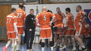 Hádzanári Crows zvažujú predčasný koniec, strelca tímu vylúčili