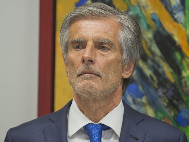 Weiss ostro skritizoval Matovičovu cestu: Takto vláda stráca dôstojnosť