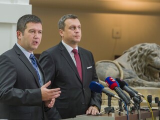 Hamáček ide do Ruska rokovať o Sputniku, pôjde s ním Danko