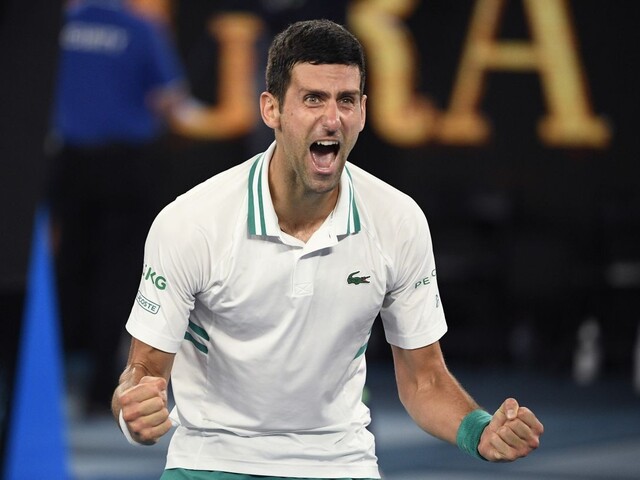 Djokovič si poradil so Sinnerom, na trofej chce zaútočiť aj Nadal