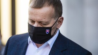 Protest pred parlamentom sa vymkol kontrole, tvrdí Kollár. Kritizuje políciu