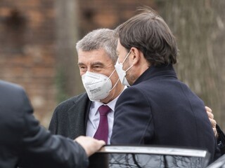 Babišovi sa nápad s Ruskom nepáči. Hamáčkovu cestu kritizuje