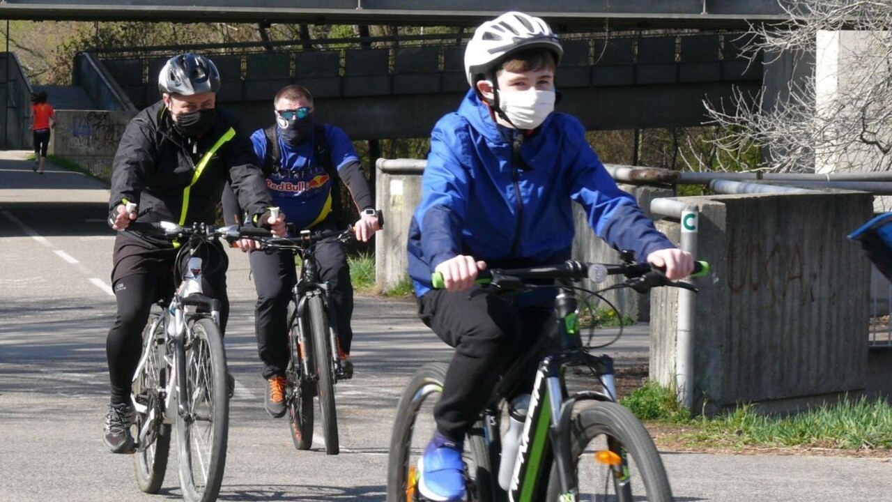 Od pondelka schválili nové pravidlá, čaká nás voľnejší režim