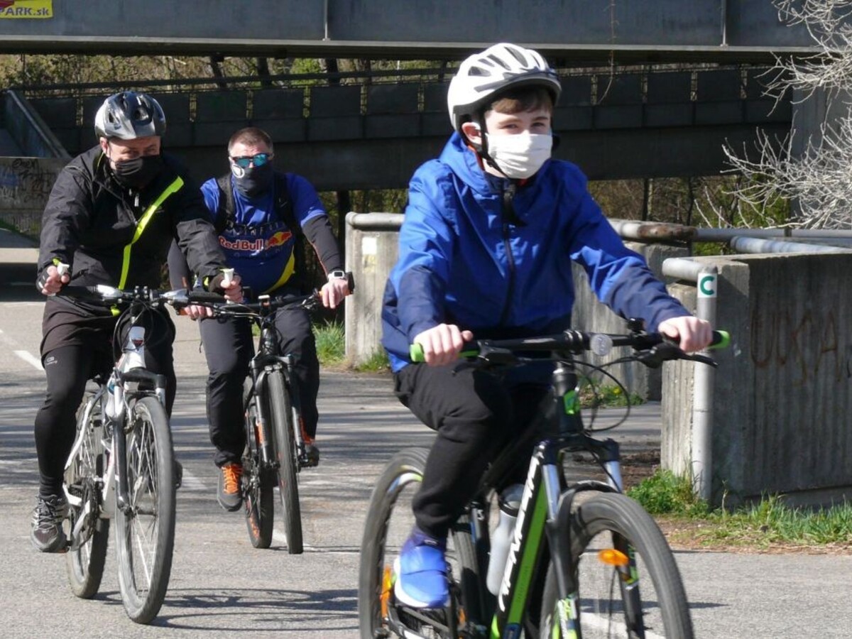 hrádza, cyklista, korčuliar, 1140x