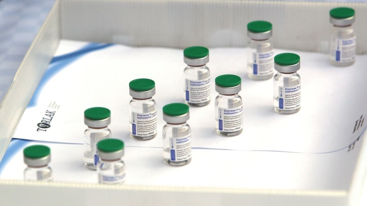 Maďari už testujú Sputnik, tvrdí Naď. Nevadí mu, že Matovič zmluvu nečítal