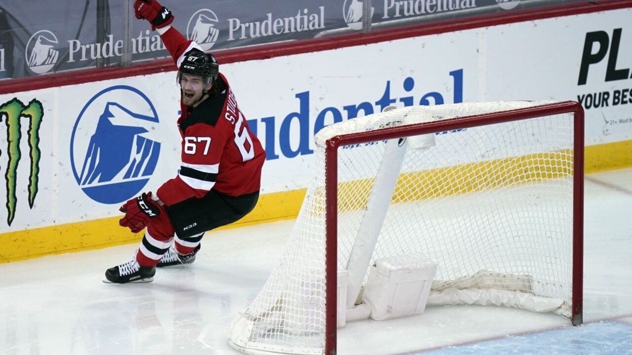 NHL: Studenič strelil prvý gól v lige, Jersey to na výhru nestačilo