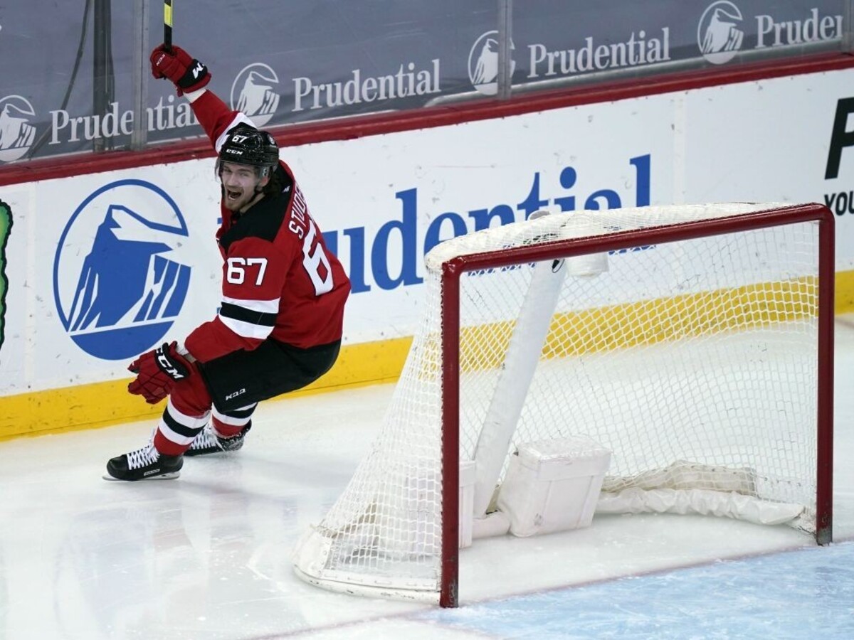 NHL: Studenič strelil prvý gól v lige, Jersey to na výhru nestačilo