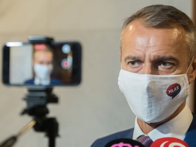 Dajte ľuďom na výber. Raši vyzval na úpravu očkovacej stratégie
