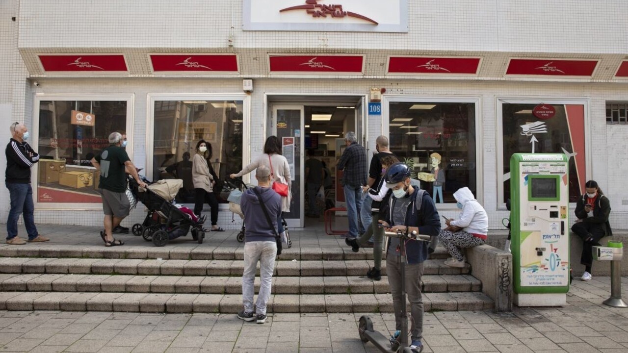 Indickú mutáciu potvrdil už aj Izrael. Chráni pred ňou očkovanie?