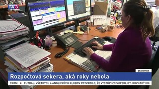 Dostala zabrať aj štátna kasa. Menej do nej prúdilo, viac odtekalo