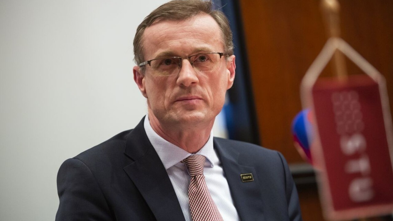 Prezidentka odvolala z funkcie rektora Slovenskej technickej univerzity Fikara