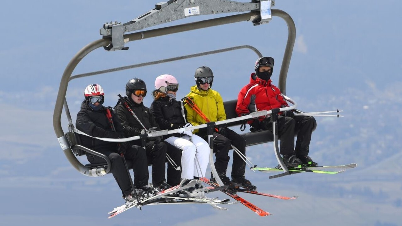 O lyžovačku je po uvoľnení záujem, do Jasnej sa hrnú tisícky ľudí